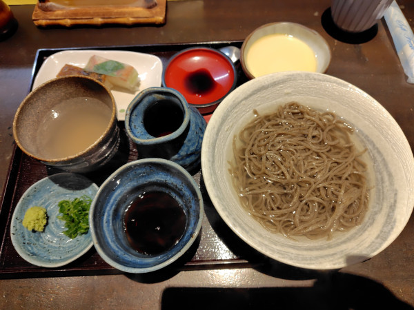 「お昼のサービスセット（釜あげそば）1000円」@田久の写真