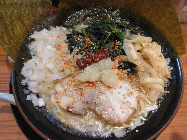 「ラーメン醤油760円(11日600円)、ほうれん草120円」@横浜家系ラーメン 壱角家 柏東口店の写真