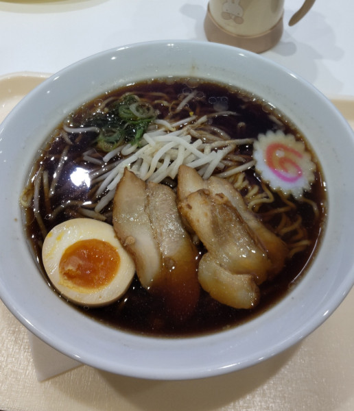 「京都屋台風黒醤油らーめん 690円」@ポッポ ららぽーと横浜店の写真