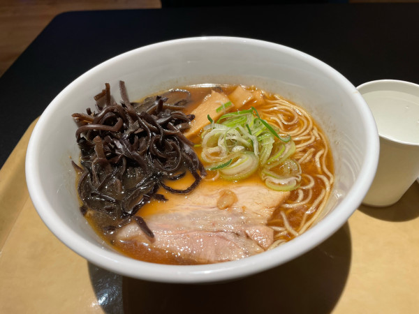 「奥美濃醤油¥880」@POPUPラーメン 東京ミッドタウン八重洲店の写真