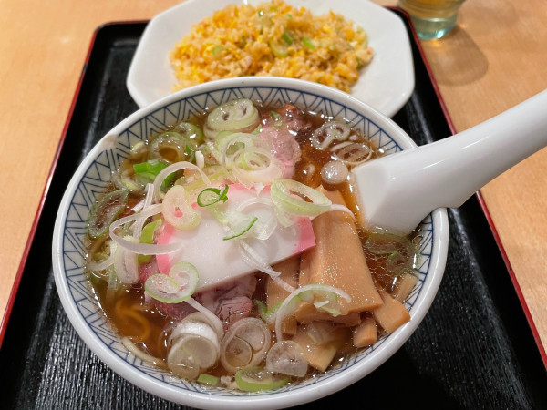 「半炒飯ラーメン¥900」@中国料理 大勝軒の写真
