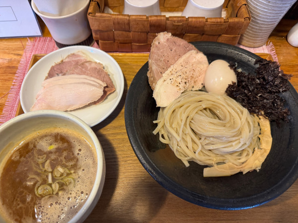 「特製つけそばチャーシュートッピング」@中華蕎麦 はざまの写真