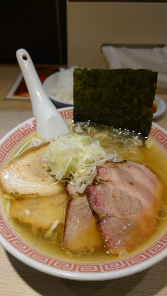 「MIXチャーシュー麺　塩」@まるえ中華そばの写真