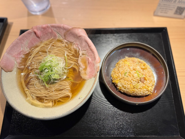 「中華そば半焼飯セット 1180円」@焼飯と麺 京都の写真