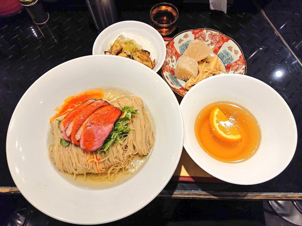 「【限定】八咫烏式鴨の昆布水つけ麺 ネギ塩鶏ご飯付き」@トーキョーニューミクスチャーヌードル 八咫烏 CHIKARABOの写真