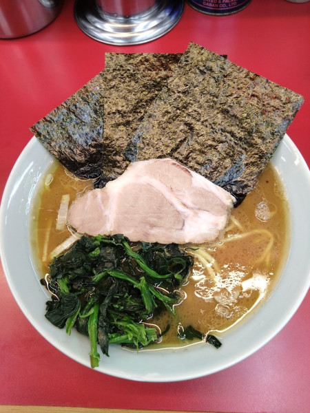 「らーめん中（カタメコイメオオメ）」@横浜ラーメン武蔵家 薬園台店の写真