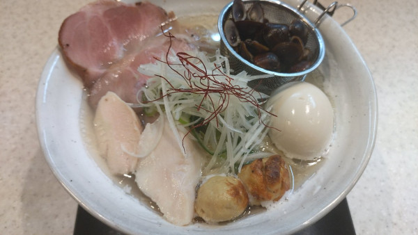 「宍道湖しじみ中華蕎麦(塩・大盛)」@山陰魚介中華蕎麦 Minatomenの写真