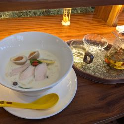 鶏白湯ラーメン