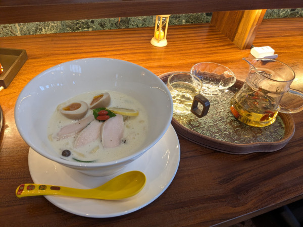 「鶏白湯ラーメン」@蓮花の写真