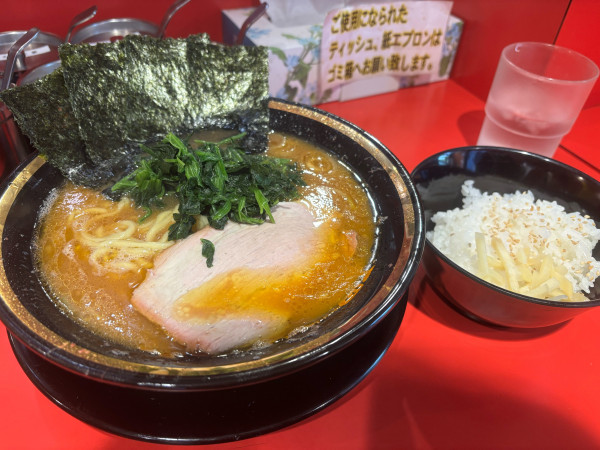 「ラーメン+小ライス」@環2家 蒲田店の写真
