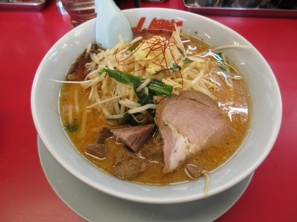 「限定　特製もやし味噌ラーメン（９４０円）」@ラーメン山岡家 牛久店の写真