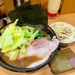 ラーメン（並）＋キャベツ＋ライス食べ放題