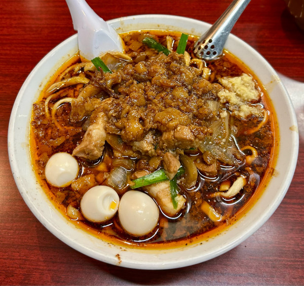 「辛いスタ満そば まさお 生卵 1000+60+60円」@元祖スタミナ満点らーめん すず鬼の写真