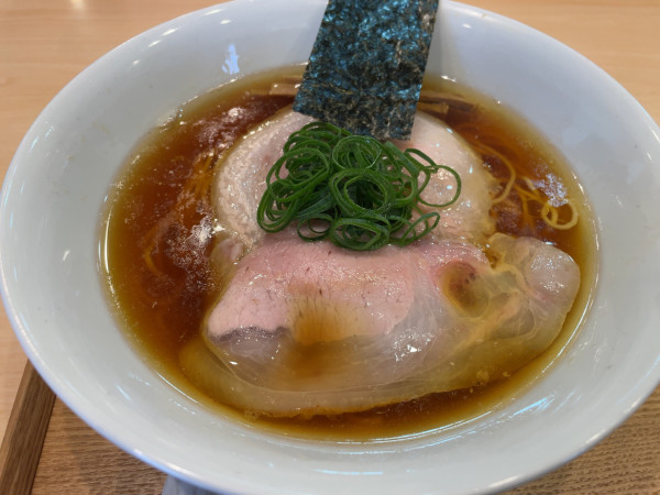 「しょうゆらぁ麺1800円」@飯田商店 湯河原本店の写真