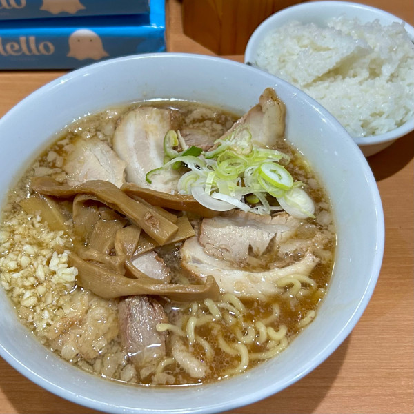 「中華そば（こってり・ニンニク）＋朝ごはん」@らーめん忍者の写真