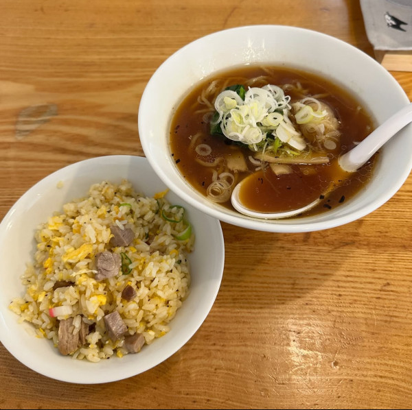 「然の中華そば 半チャーハン」@町中華 然 ～いつかは僕の夢～の写真