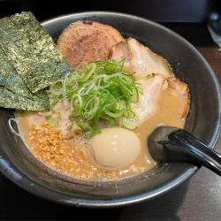 全部入りラーメン(バリカタ) 1,180円+替玉150円