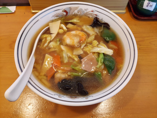 「五目(うまに)らーめん 950円」@美華の写真