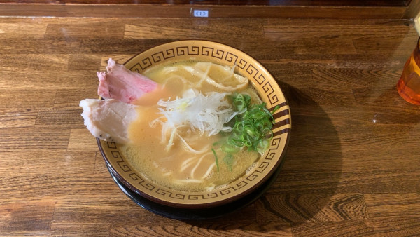 「鶏コテらーめん醤油」@らぁ麺しろがね スイス村店の写真