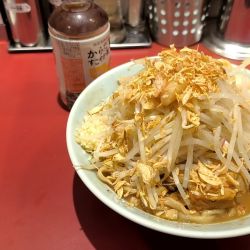 ラーメン濃厚　大盛り　野菜　ニンニク　アブラ（フライドエシャロッ