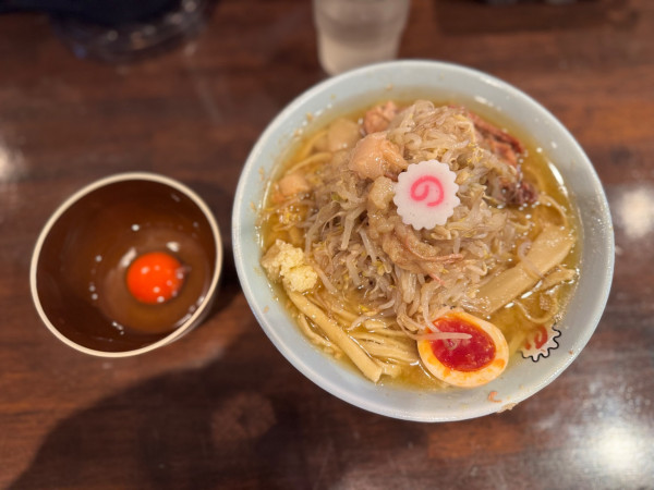 「ラーメン(麺半分.ニンニク少し) 1200円＋サービ無料生卵」@自家製麺 No11 ASAKUSAの写真