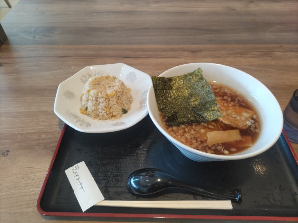 「八王子ラーメンミニチャーハンセット」@麺処 山百合 中央自動車道 石川PA(上り)店の写真