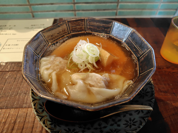 「醤油らぁ麺¥1000ワンタン¥300」@古民家ヌードゥル黒揚羽森住の写真