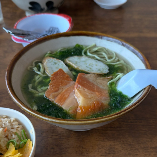 「アーサそばとジューシーセット」@なかむらそばの写真