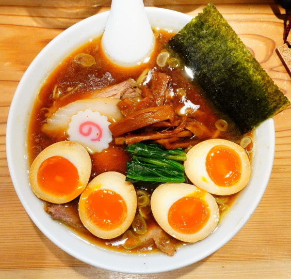 「しょうゆラーメン＋味玉Ｗ＋コエド毬花」@オランダ軒の写真