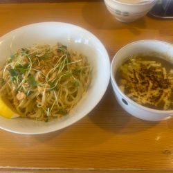 焦がしチーズカレーつけそば　980円