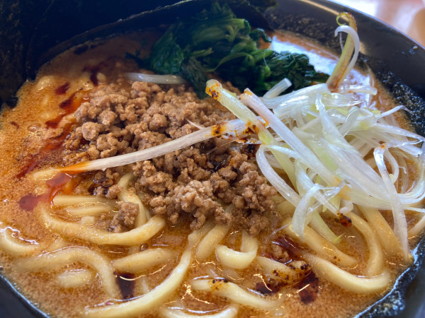 「担々麺🉐パスポート海苔マシ、ランチタイムサービス半ライス」@横浜家系ラーメン 宮本商店 ひたちなか店の写真