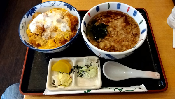 「かけ（カツ丼セット）（１，２５０円）」@中清 長沼駅前の写真