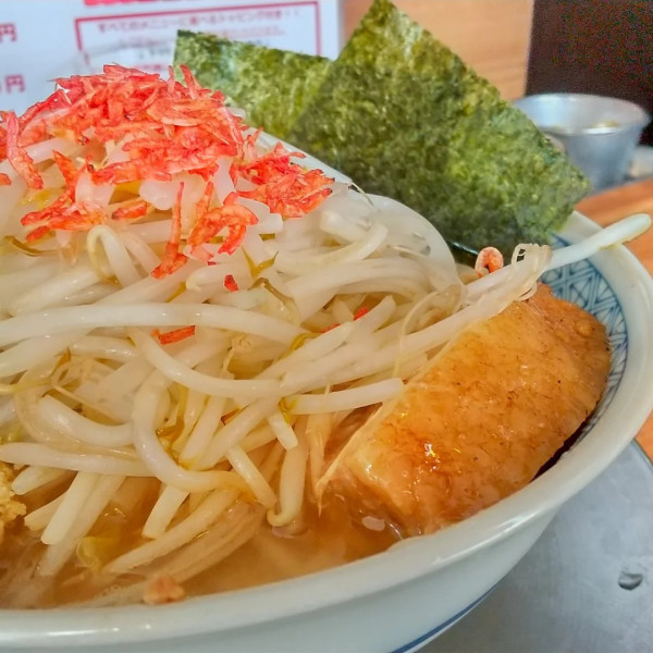 「#塩ラーメン #ニンニク #玉葱 #コーン #1050円」@ラーメン ぶぅさんの写真