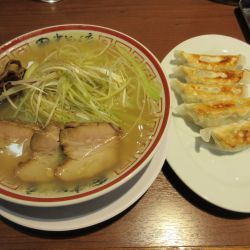 ネギそば（１０００円）＋特製ぎょうざ４５０円