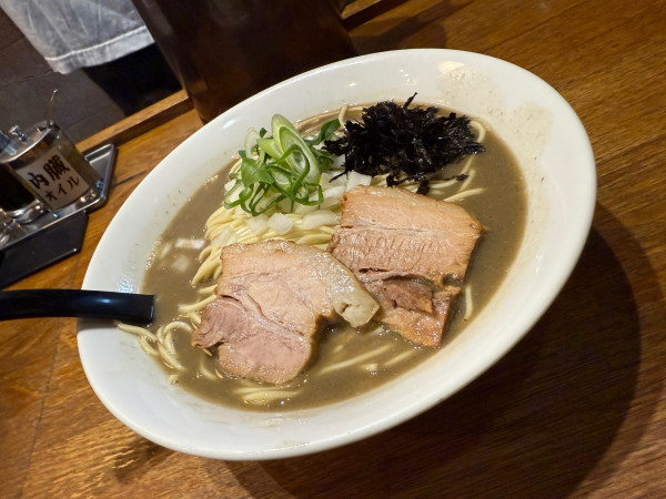 「濃厚煮干そば」@中村屋総本山の写真