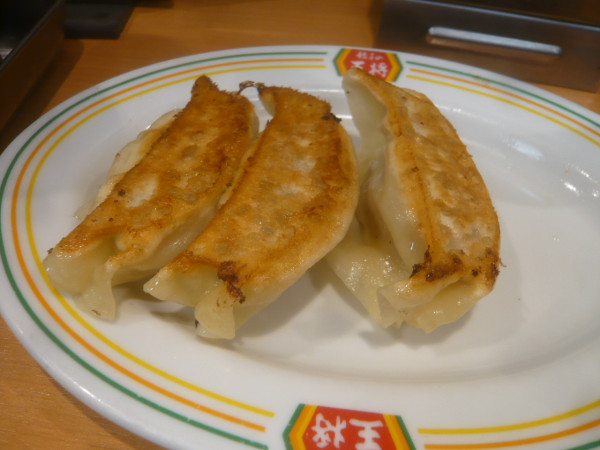 「餃子（ジャストサイズ）」@餃子の王将 新橋駅前店の写真