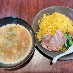 豚骨醤油つけ麺