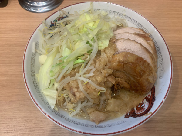 「ミニぶた ニンニク抜きアブラマシマシカラメ」@豚山 五反田店の写真