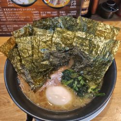 味玉ラーメン+のり増し(7枚)