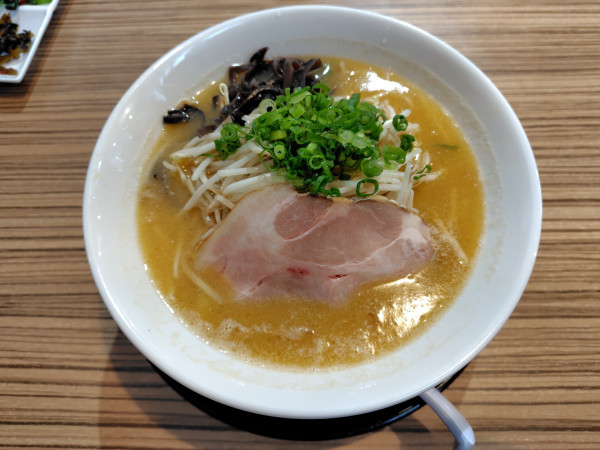 「とんこつ味噌ラーメン850円」@龍瞳の写真