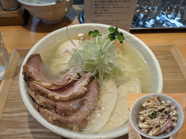 「特製塩らーめん（大盛り）+炙りチャーシュー丼」@Hamano Comugiの写真