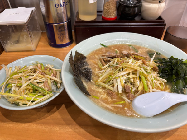 「ラーメン　ネギ　中　ネギチャめし」@ラーメン関口の写真