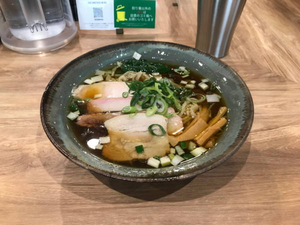 「醤油そば 1000円」@自家製麺250の写真