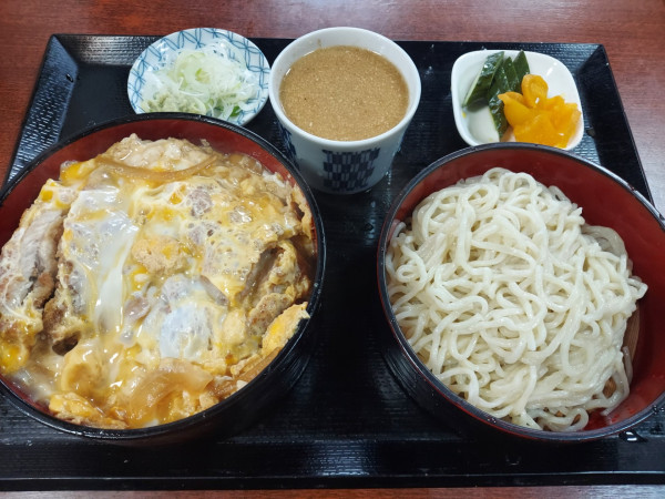 「もりラーメンとかつ丼セット 1100円」@生蕎麦 満留賀の写真