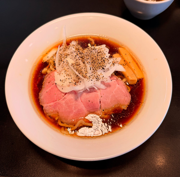 「限定 ビーフブラック中華そば」@麺牛 ひろせの写真