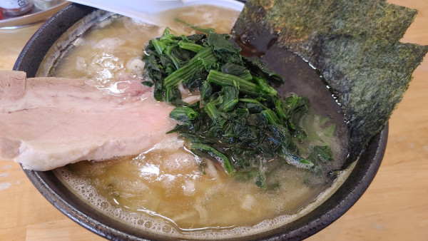 「豚骨醤油」@らぁめん 鶏支那屋の写真