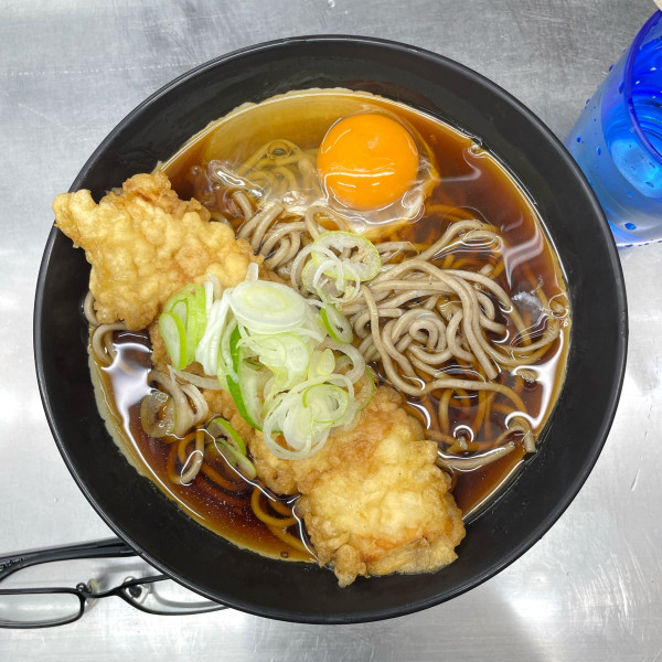 「温 いか天そば 玉子」@日栄軒の写真