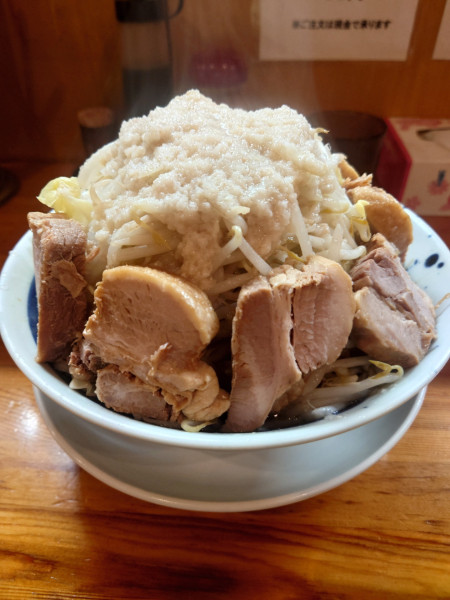 「チャーシュー麺大盛り  全マシマシ」@連の写真