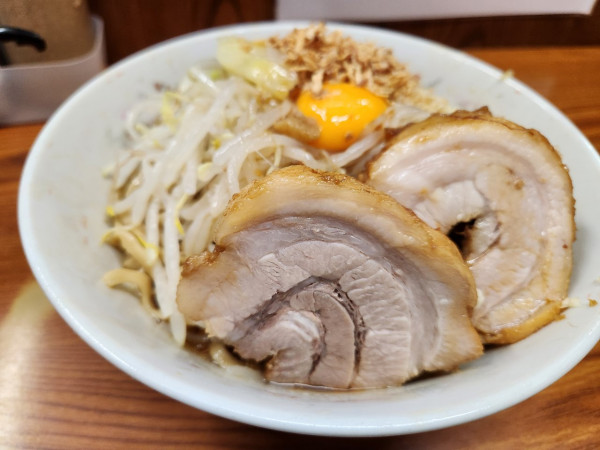 「汁なし小 ヤサイスクナメニンニクマシタレ」@ラーメン二郎 亀戸店の写真