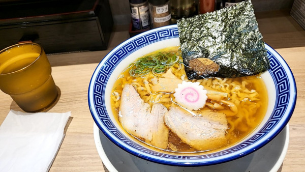 「土日限定煮干し」@山形中華そば 麺や 一球の写真